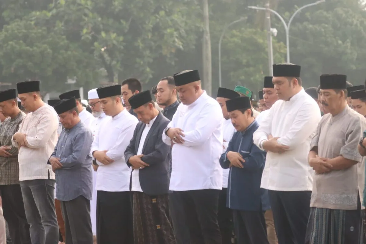 Bupati dan Wakil Bupati Bogor Laksanakan Salat Idulfitri di Lapangan Tegar Beriman