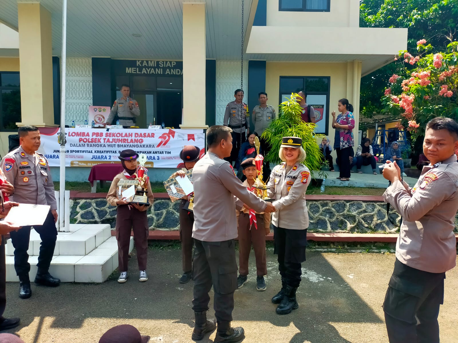 Lomba PBB Tingkat SD/MI Meriahkan HUT Bhayangkara ke-79 di Polsek Tajurhalang